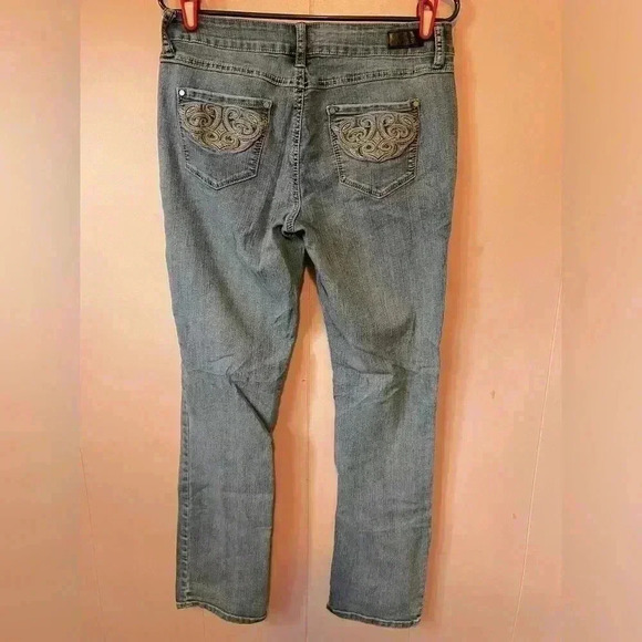 Natural Reflections By Bass Pro Shops Womens Sz 10 Distressed Jeans - Picture 1 of 7